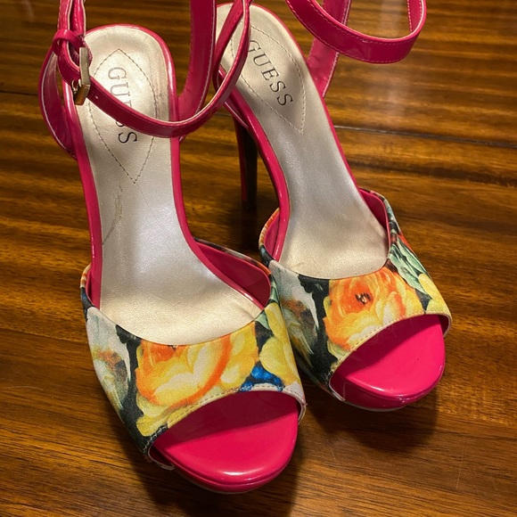 Guess Tropical Pink Floral 4 inch Heels - Picture 3 of 6